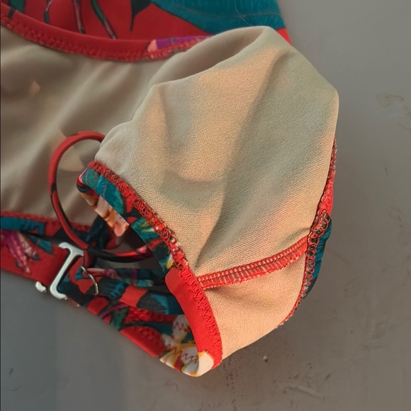 Old Navy Red Floral Bikini Top - Picture 6 of 7